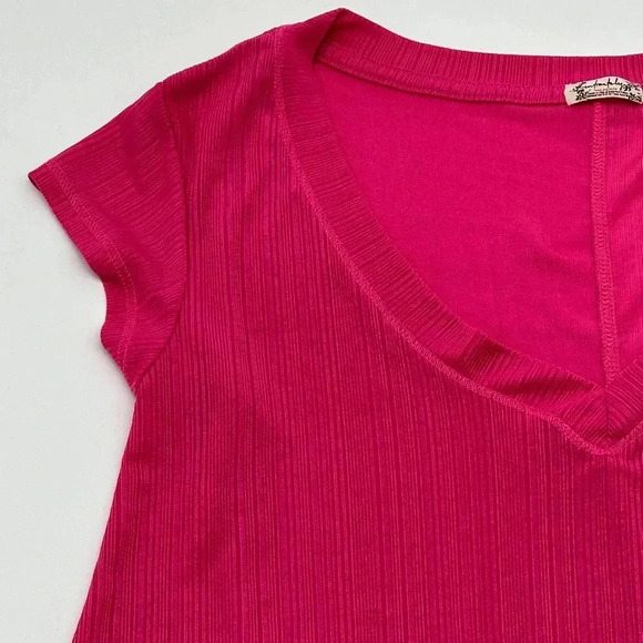 We The Free People Size Small Hot Pink T-Shirt Raw Sleeve Detail Barbie - Picture 6 of 8